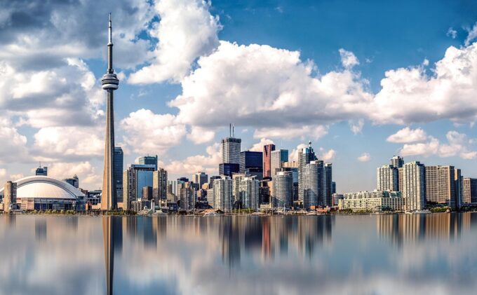 Read more about the article 10 Interesujących Ciekawostek o Toronto