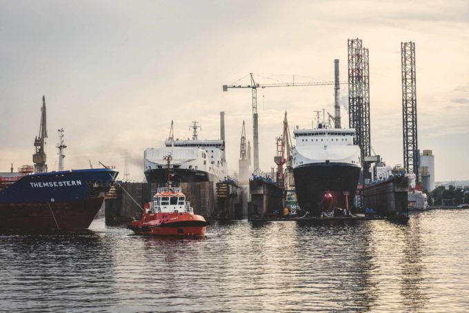 You are currently viewing Gdynia – jak dotrzeć, gdzie spać, czym poruszać się po mieście?