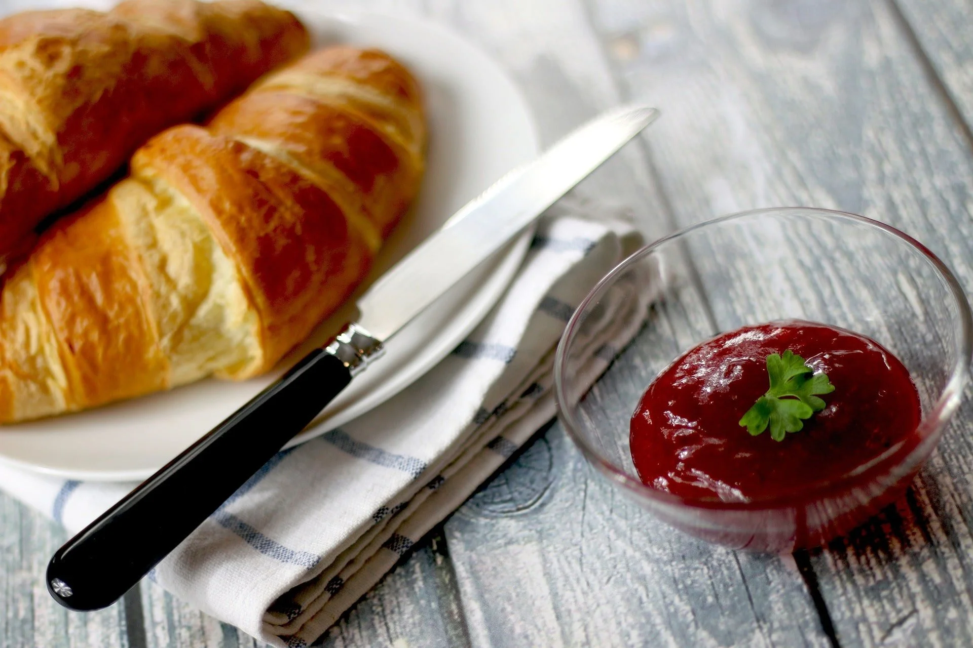You are currently viewing 6 Najlepszych Miejsc na Śniadanie w Toruniu 🍳
