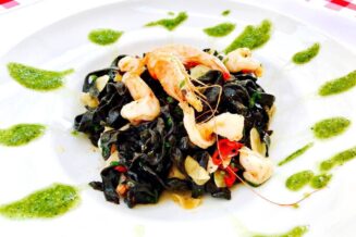 Łódź restauracje - 11 popularnych restauracji w 2024 OW28070937_1584591508284586_1570920480401693652_o